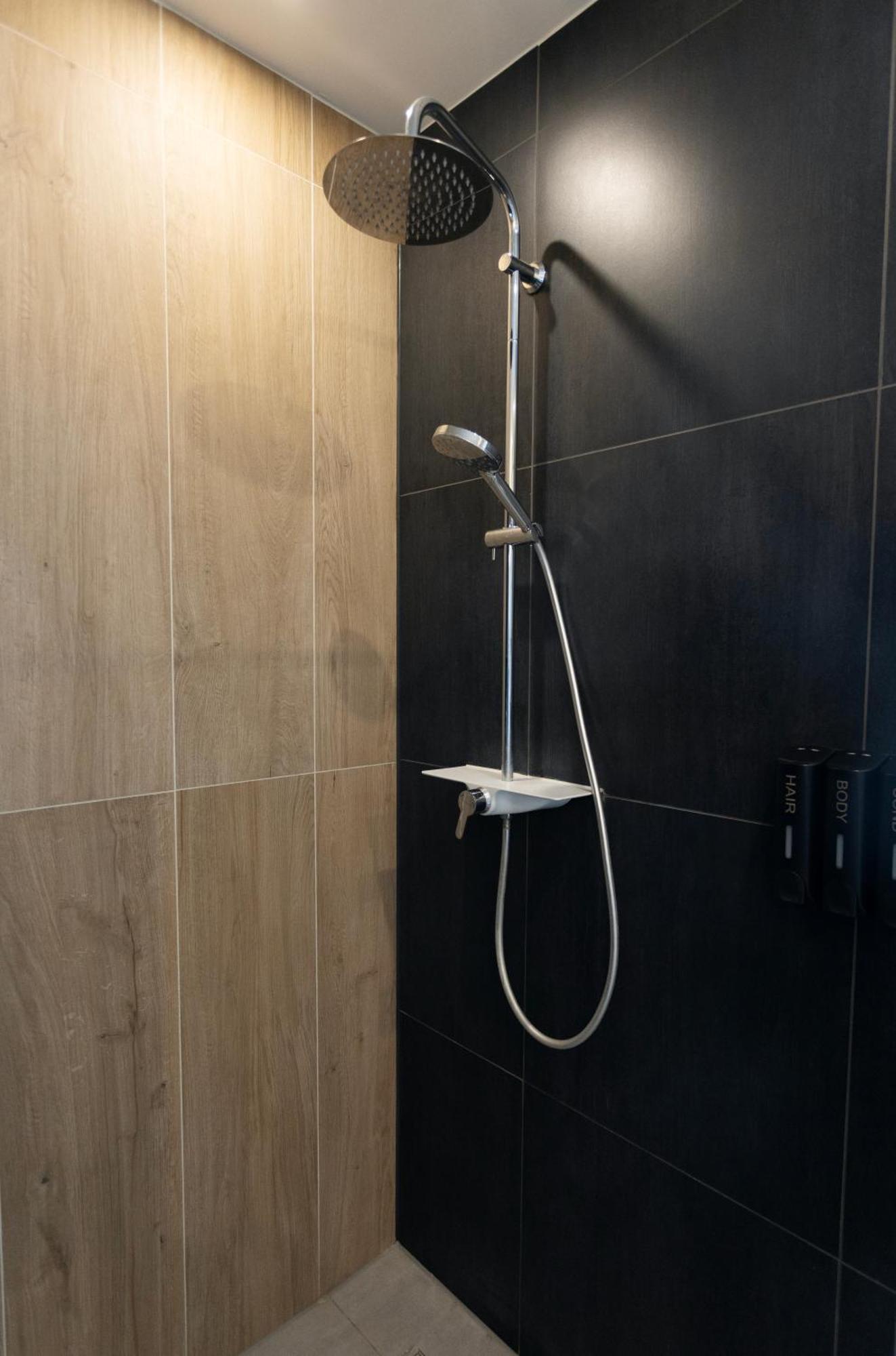 Huge Apartment With Sauna And Free Parking ดุยส์บูร์ก ภายนอก รูปภาพ