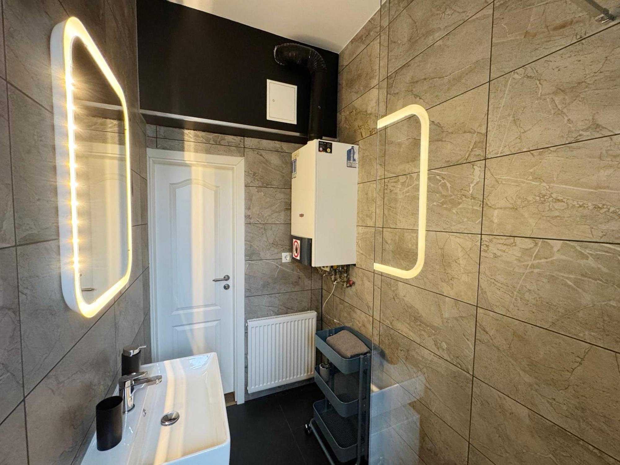 Huge Apartment With Sauna And Free Parking ดุยส์บูร์ก ภายนอก รูปภาพ