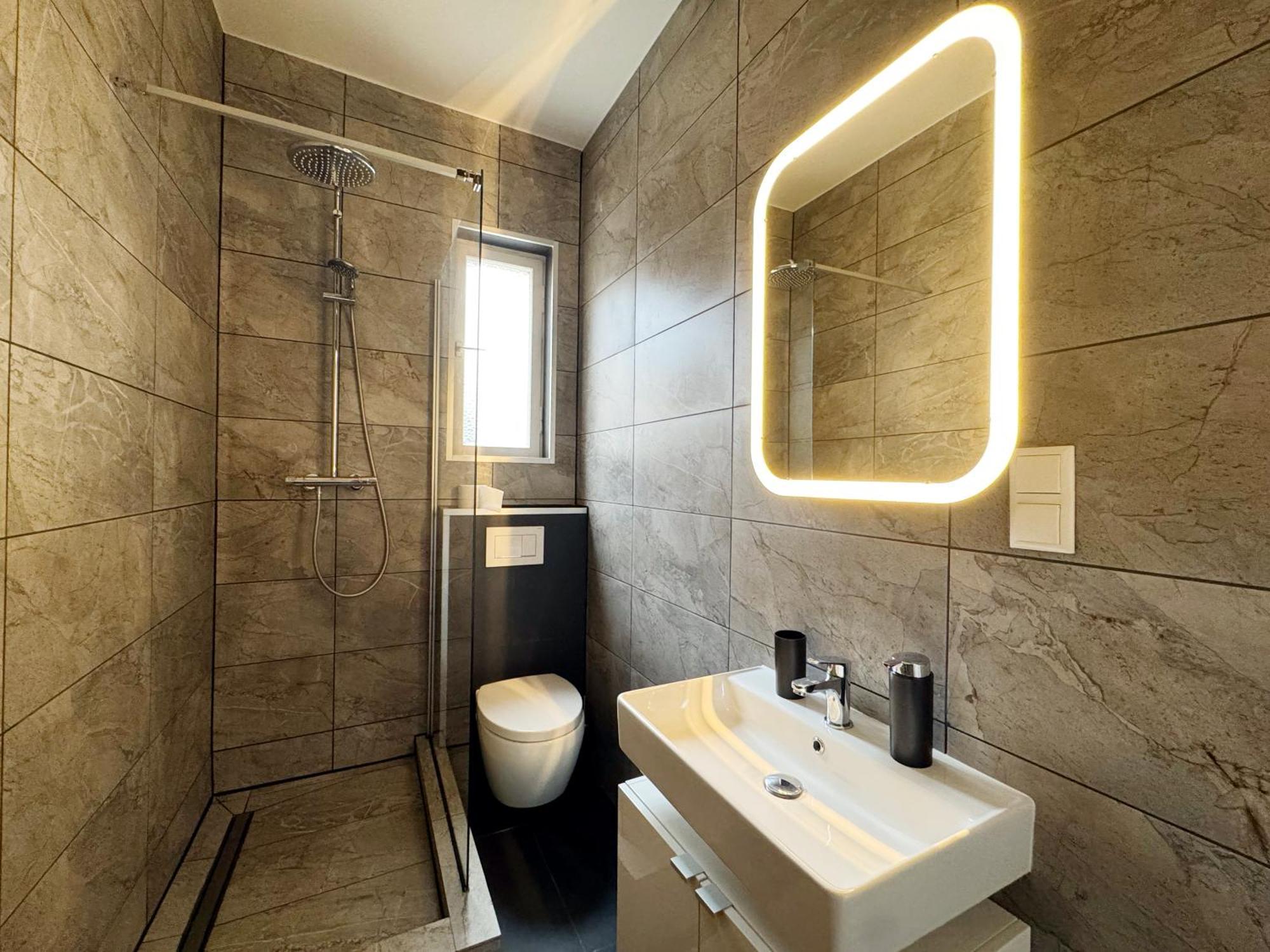 Huge Apartment With Sauna And Free Parking ดุยส์บูร์ก ภายนอก รูปภาพ